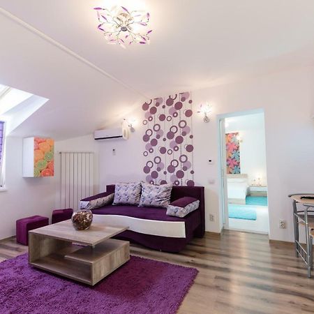 Queen Holiday Apartment Бухарест Экстерьер фото