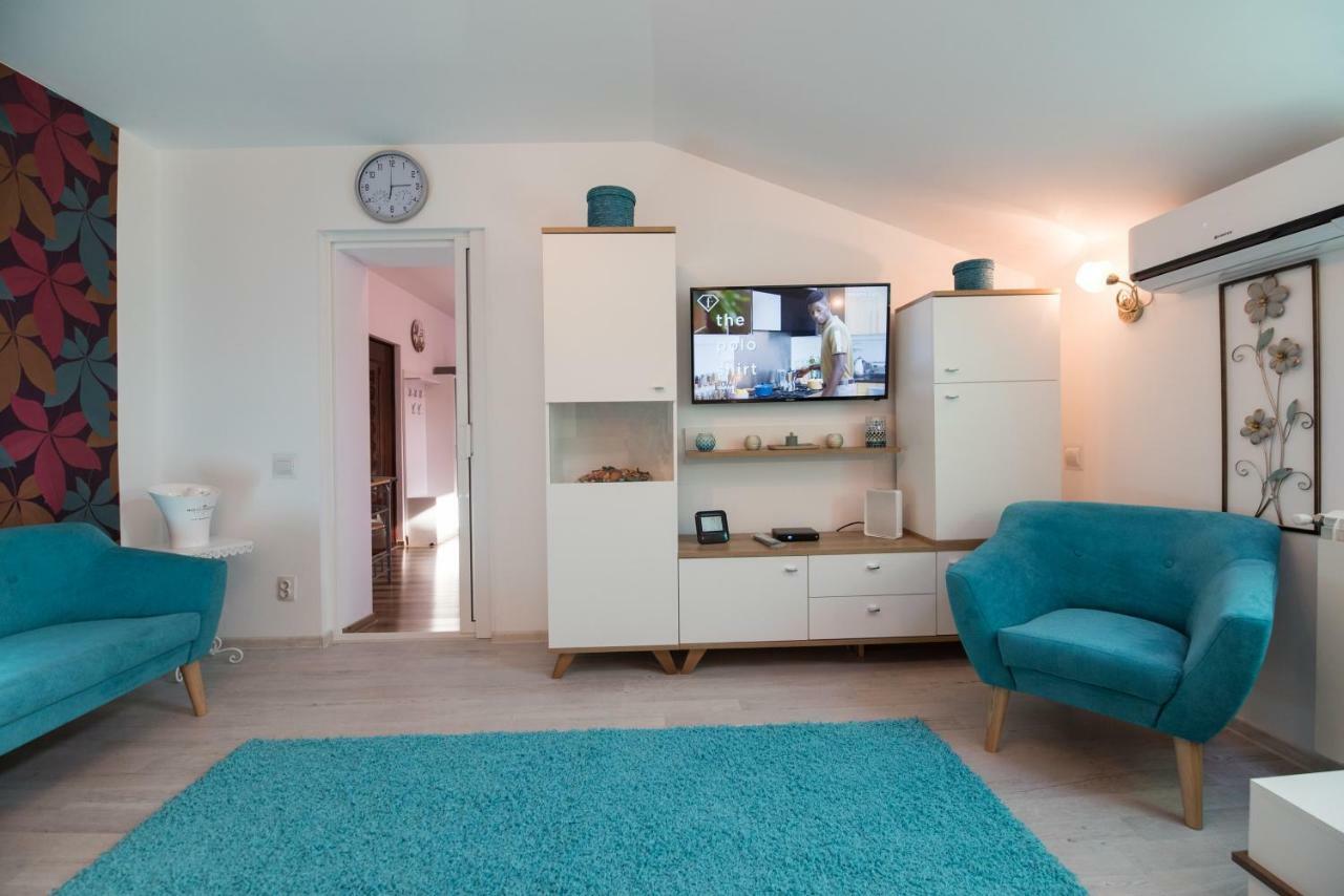 Queen Holiday Apartment Бухарест Экстерьер фото