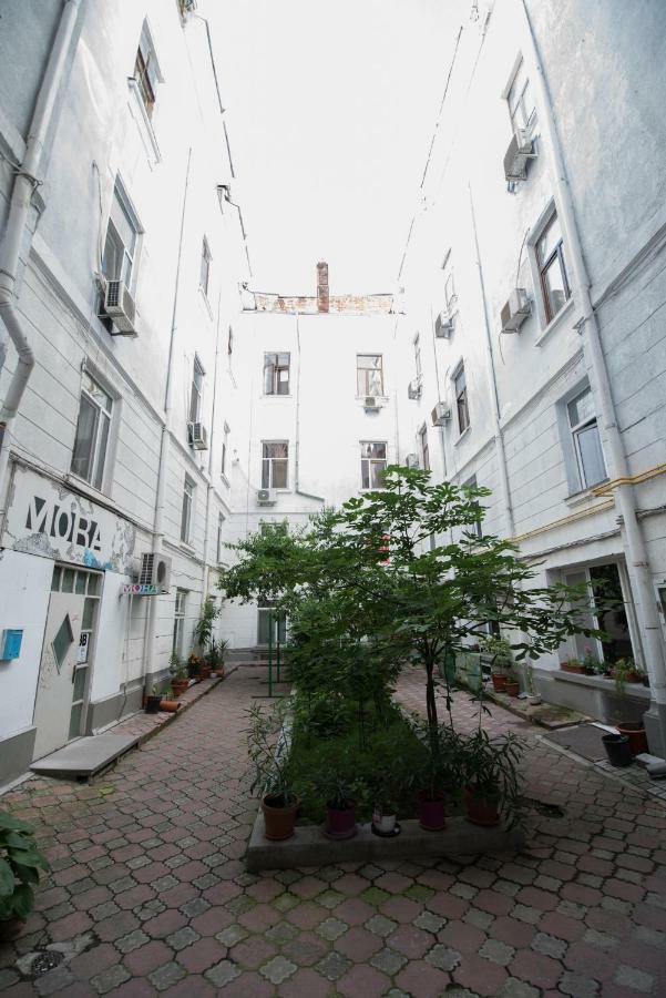 Queen Holiday Apartment Бухарест Экстерьер фото